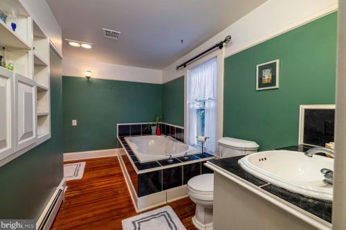 102 High St, Edinburg VA  22824-3084 exterior