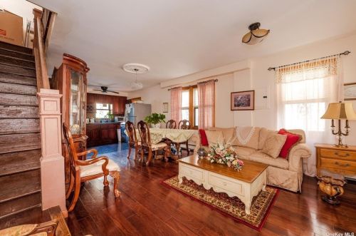156 Beach 27th St, Far Rockaway, NY 11691-2208