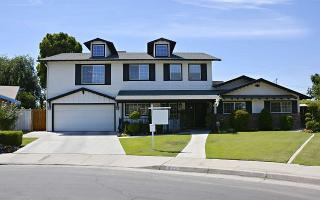 3224 Peach Tree Ct, Bakersfield, CA 93301-1528