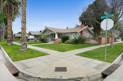 3592 Locust St, Riverside, CA 92501-2626
