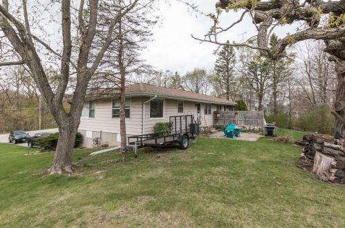 522 Burlington Ave, Twin Lakes, WI 53181-9798