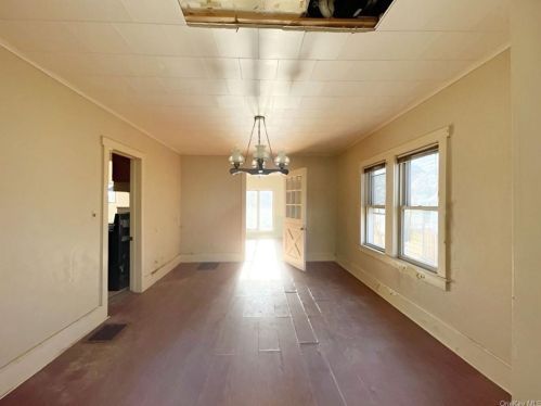 79 Main St, Port Jervis NY  12771-2111 exterior