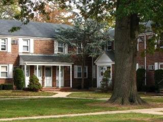 129 Mercer St, Millstone NJ  08876-1505 exterior