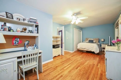 646 Branchville Rd, Ridgefield CT  06877-6128 exterior