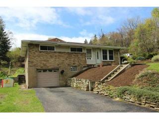 3371 Columbia Dr, Pittsburgh, PA 15234-2530
