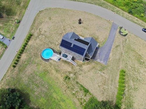 10 Kyle Joseph Ter, Waterbury CT  06712-6801 exterior
