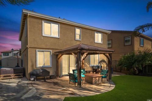 7018 Westminster Ct, Vacaville CA  95687-8254 exterior