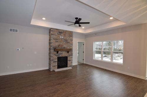 9803 Dakota St, Milwaukee, WI 53227-3637