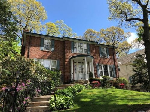 87 Parkway, Mount Vernon, NY 10552-1226