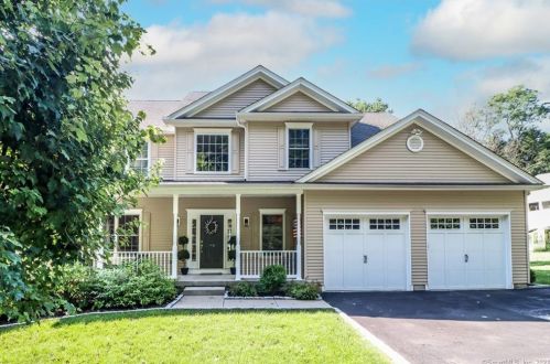 1 Blackstone Ct, Danbury, CT 06811-3875