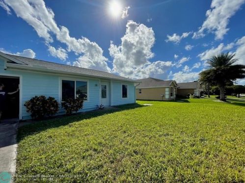 942 Cornelia Ave, Fort Pierce, FL 34953-3276