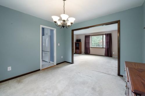 15 Independence Ln, North Haven CT  06473-1517 exterior