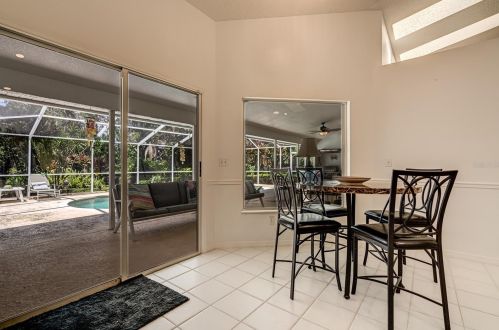 963 Ridgewood Ter, Tarpon Springs FL  34689-2622 exterior