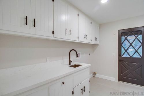 2502 Singing Vista Way, El Cajon CA  92019-2740 exterior