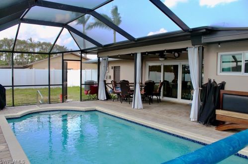 3752 2nd Ave, Cape Coral FL  33904-4807 exterior
