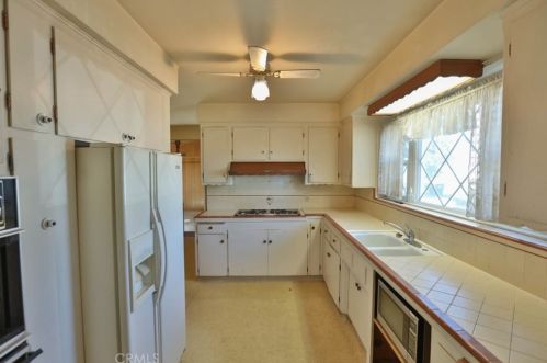 801 Bluff Rd, Montebello CA  90640-5921 exterior