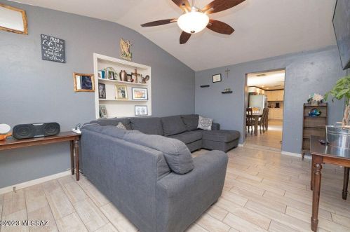3758 Ellington Pl, Tucson, AZ 85713-4218