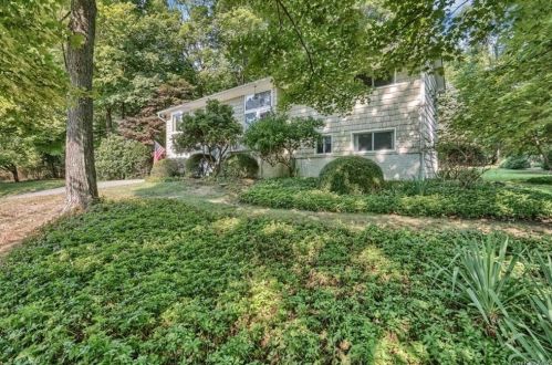 5 Robert Martin Blvd, Mahopac, NY 10541-3965