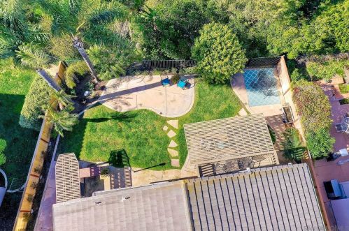 3460 Paseo Ancho, Carlsbad CA  92009-9517 exterior