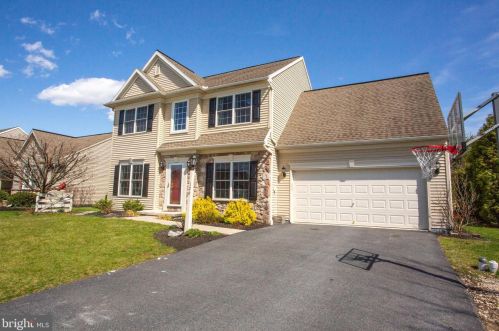 126 Bloomfield Dr, Ephrata, PA 17522-9170