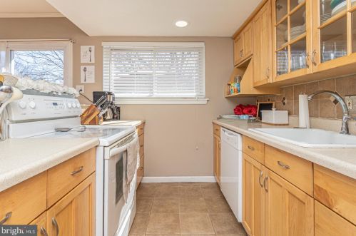 104 Ardwick Ter, Lansdale PA 19446-4925 exterior