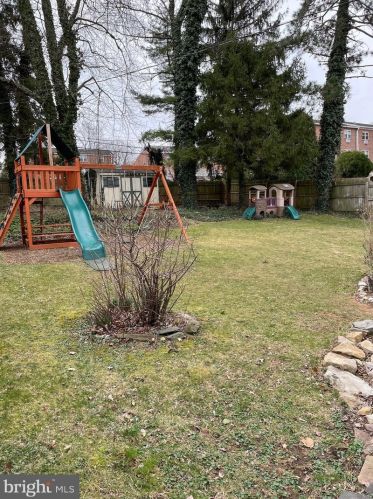 3212 Hilltop Rd, Newtown Square PA  19073-4207 exterior