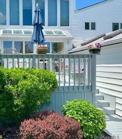 2563 Ocean Ave, North Bellmore NY  11710-3830 exterior