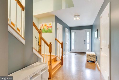 13153 Spring Mill Ln, Herndon, VA 20171-3065