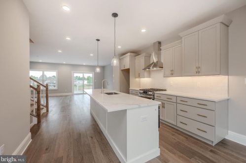 4815 Hogan Dr, Wilmington, DE 19808