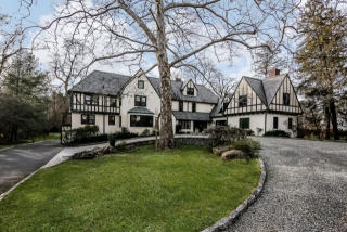 72 Mamaroneck Rd, Scarsdale, NY 10583-2822