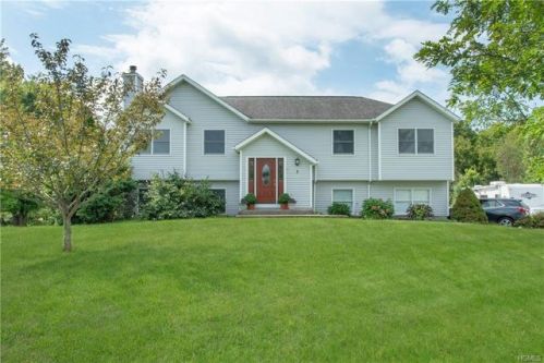 7 Kosuga Ln, Pine Island, NY 10969-1706