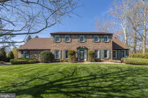 102 Lafayette Dr, Washington Crossing, PA 18977-1412