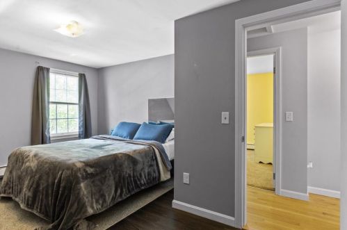 52 Canfield Ave, Warwick RI  02889-8802 exterior