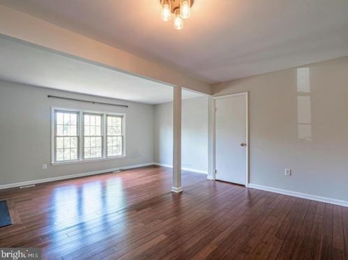 5614 Stillwater Ct, Springfield VA  22015-1844 exterior