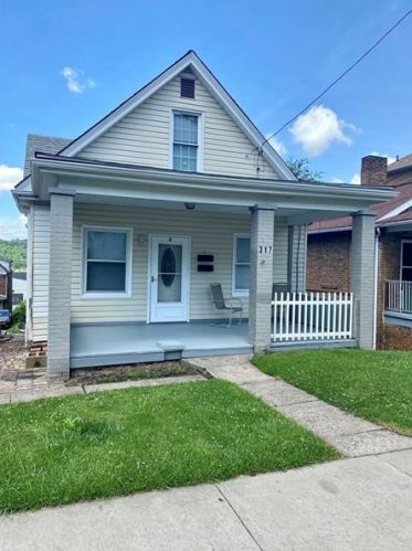 317 Locust St, Ambridge, PA 15003-2153