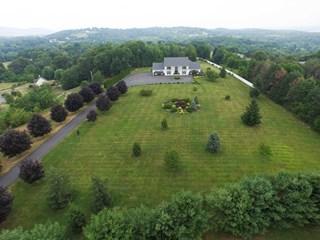 16 Center St, Marlborough, NY 12542-6006