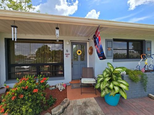 6 10th Ter, Cape Coral, FL 33991-2884