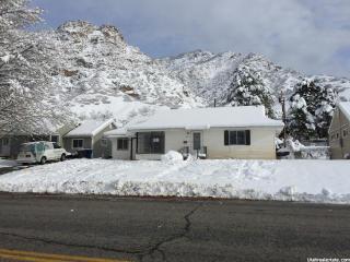 462 Polk Ave, Ogden, UT 84404-6812