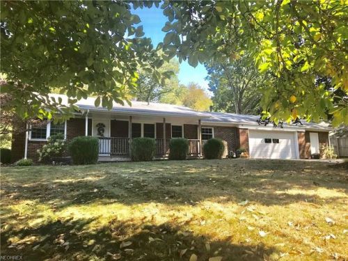 3700 Edgehill Cir, Canton, OH 44709-2232