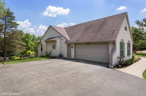 5135 Bayfield Dr, Waterford, WI 53185-3378