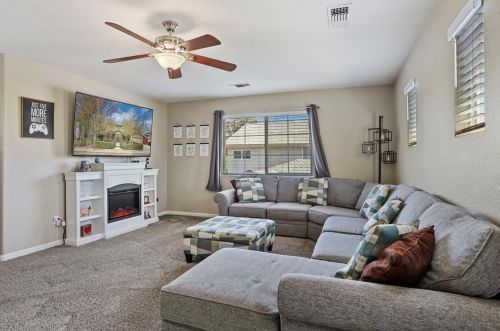 1729 Mable Ave, Modesto CA  95355-1241 exterior