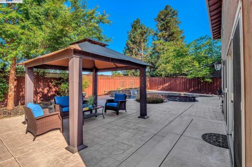 1042 Lomitas Ave, Livermore CA  94550-6436 exterior