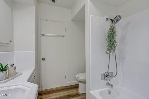 2919 El Caminito, Glendale CA  91214-2006 exterior