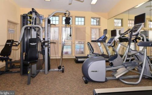 11775 Stratford House Pl, Herndon VA  20190-3392 exterior