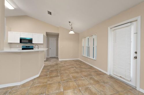 4635 34th St, Cape Coral, FL 33993-7925