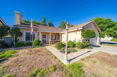 19385 Stonewood Ln, Lake Elsinore, CA 92530-8320