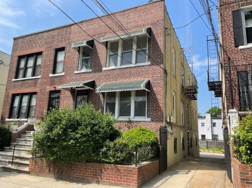 3315 Fish Ave, Bronx, NY 10469-2909