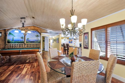 8813 Wendy Ln, West Palm Beach FL  33411-6522 exterior