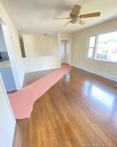 21 Wentworth St, Milford CT  06461-2352 exterior