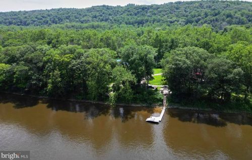 1870 Trails End Ln, Upper Black Eddy, PA 18972-9419